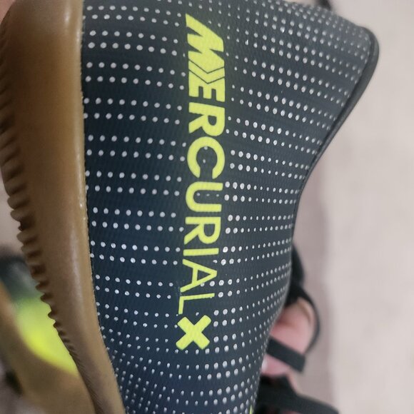 CR7 Men's Indoor/Futsal Soccer Shoes Mercurial Size 7 Seaweed - Picture 8 of 12